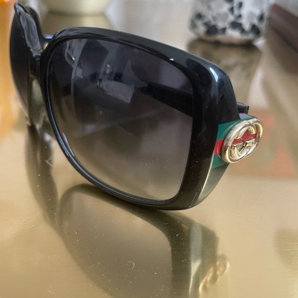 Gucci black sunglasses -signature green /red stripe / gold double GG har… - Picture 6 of 10